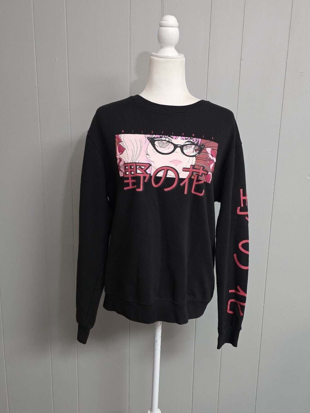 Fifth Sun Wildflower Anime Sweatshirt Size M